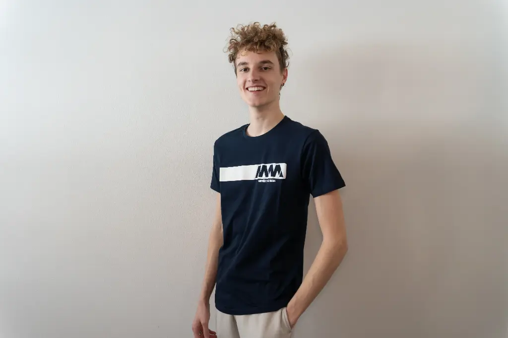 T-Shirt mit MM Druck – Navy