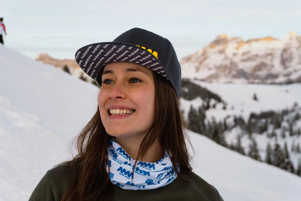 White neck warmer MM