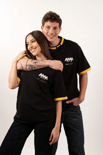 T-Shirt con tasca black logo MM
